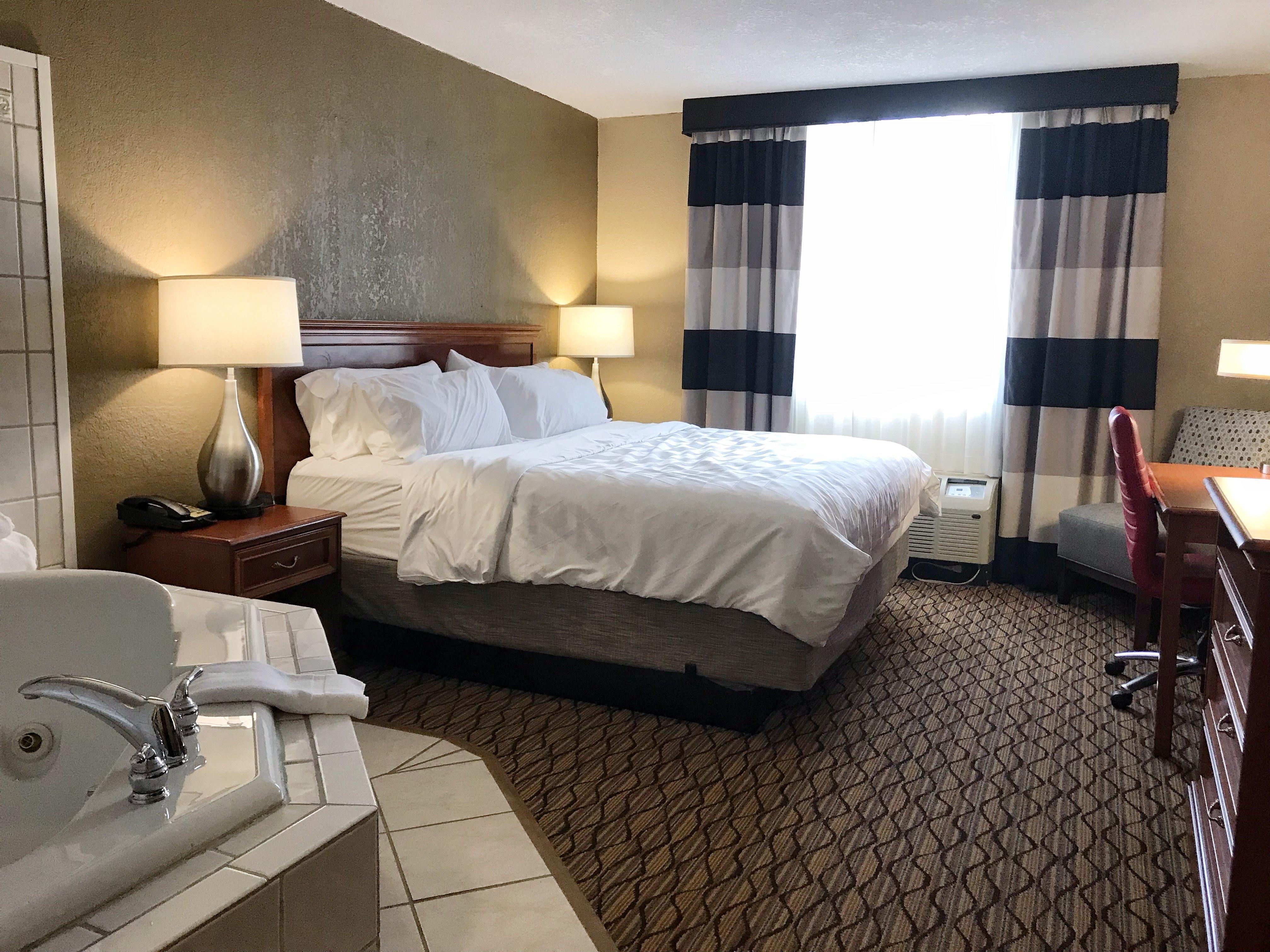 Holiday Inn Alexandria By Ihg Exterior photo
