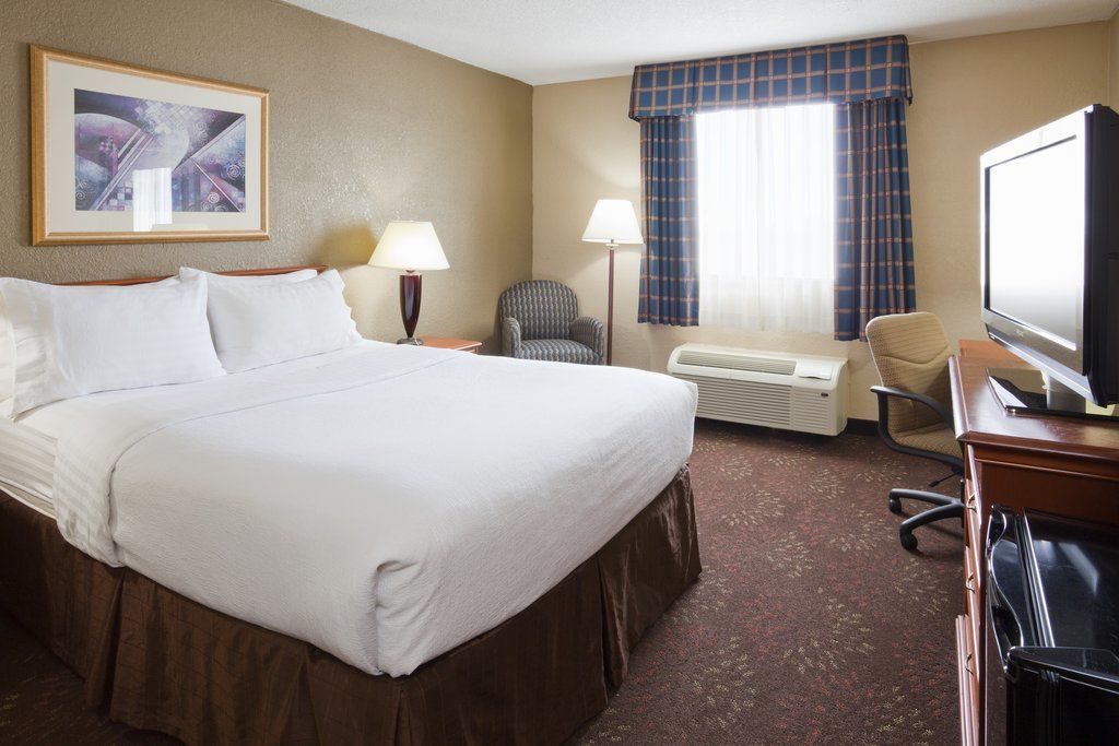 Holiday Inn Alexandria By Ihg Exterior photo